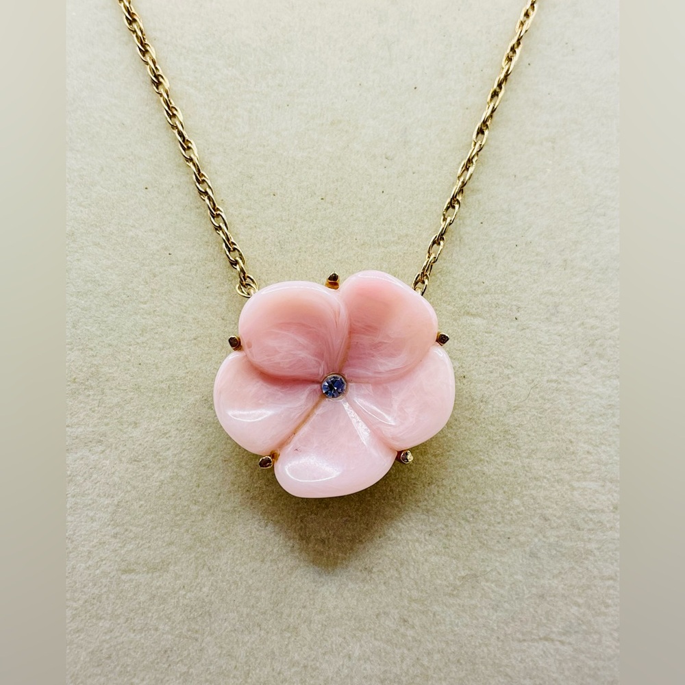 Vintage Avon pink lotus blossom flower with rhinestone center. Resin. Gold tone
